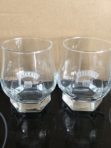 Baileys glasses pub bar - glasses,