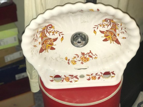 1950 porcelain hand basin - 1950’s,