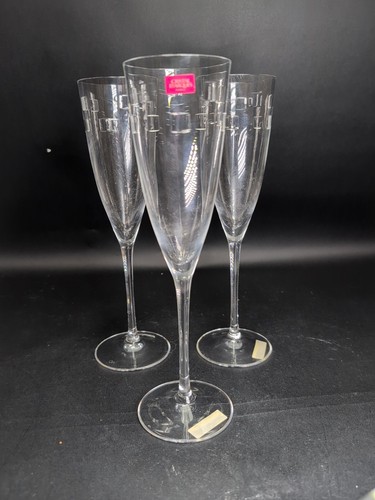 Fluted champagne glasses - fluted,