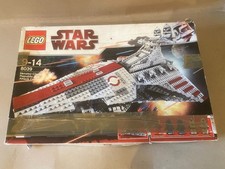 Lego Star Wars 8039 Venator- Class Republic Attack Cruiser & Figures