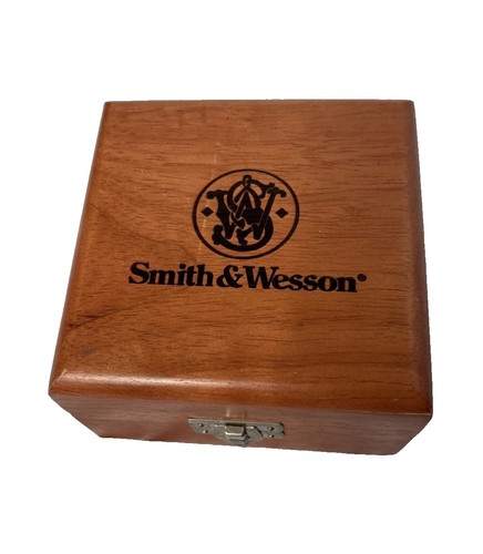 Smith wesson wooden - smith,