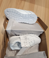 Junior Reebok Classics Trainers Unisex White BNIB Size 3.5 Boys Girls Shoes.