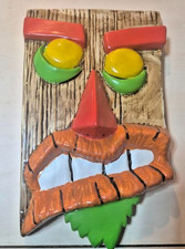 Aku Aku Crash Bandicoot / Wall