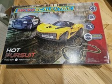 Micro Scalextric 1:64 Scale Hot Pursuit Cars 9V Rasio C-20 Police SUV