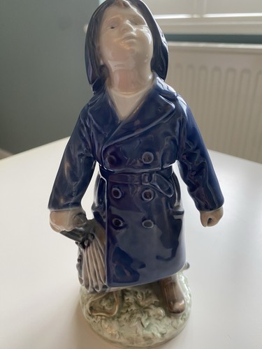 Royal copenhagen figurine 3556 - copenhagen,