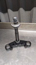 YAMAHA FZS600 BOTTOM YOKE