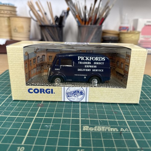 Corgi classic 96894 morris - 96894, j