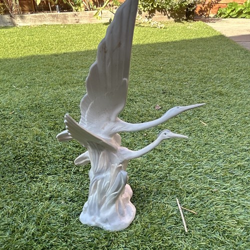 Nao lladró porcelain - by, bird