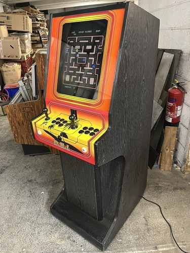 Coin operated video game - 80's,