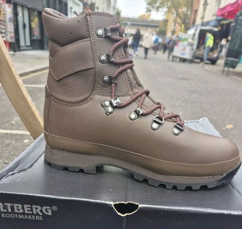 New altberg defender boots - defender,