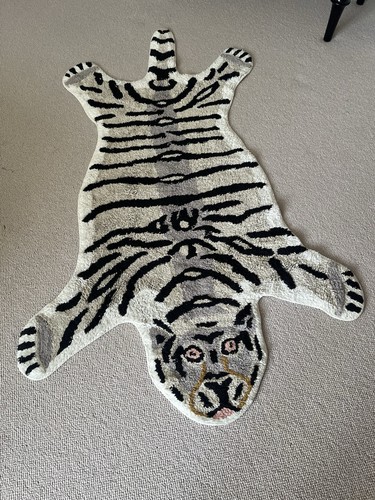 Redoute snowy tiger rug - la,