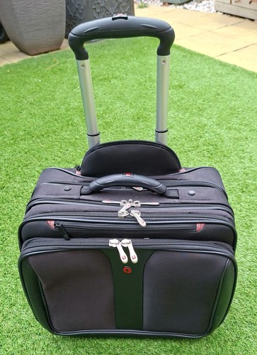 Wenger patriot wheeled case - wenger,