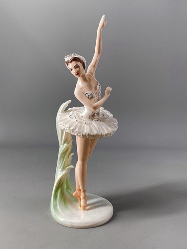 Coalport dame margot fonteyn - dame,
