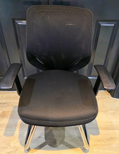 Black mesh cantilever - black,