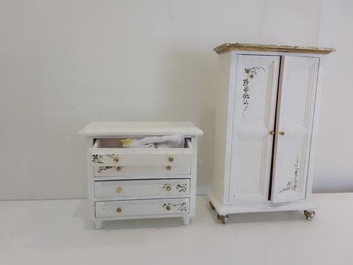 Vintage dolls house - vintage,