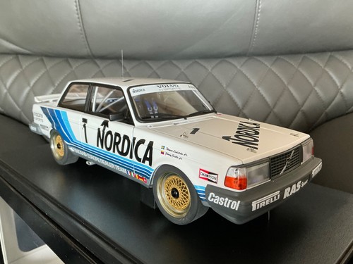 Autoart volvo 240 turbo - 1/18,
