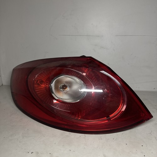 Volkswagen passat taillight - volkswagen,