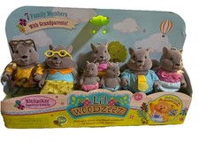 Li’l Wooddzeez Nicnacker Squirrel Family Figures With Grandparents