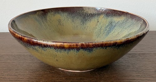Studio pottery decorative - e+f,
