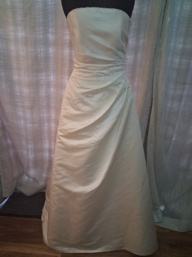 Wedding dress size ivory - size,