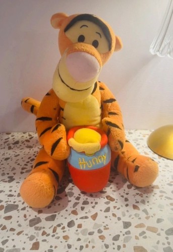 Tigger winnie the pooh 2004 - tigger,