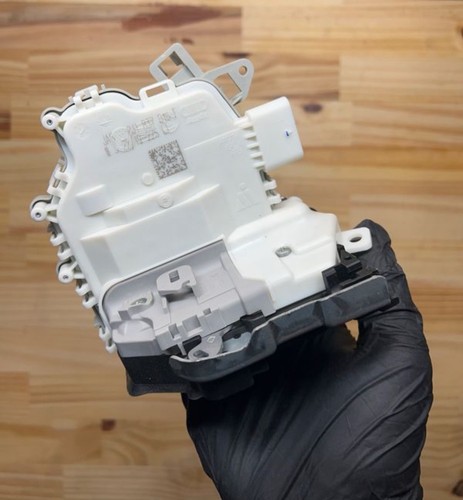Right front door lock - right, audi