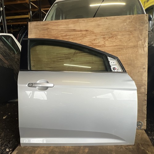2013 ford mondeo front - 2013, right