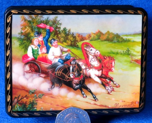 Russian lacquer box running - lacquer,