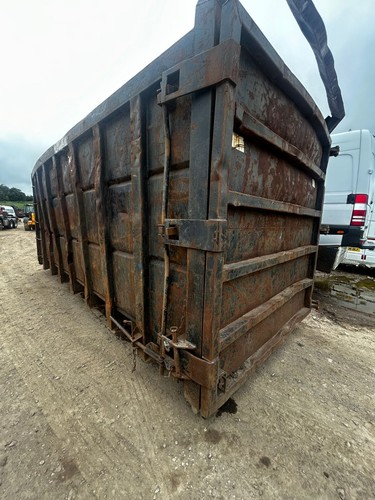 Yard roll - off, skip