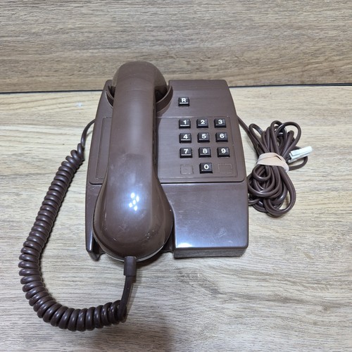 Statesman phone brown in - brown,