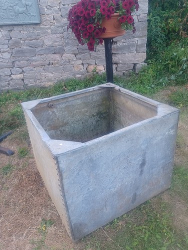 Vintage galvanised water tank - galvanised,