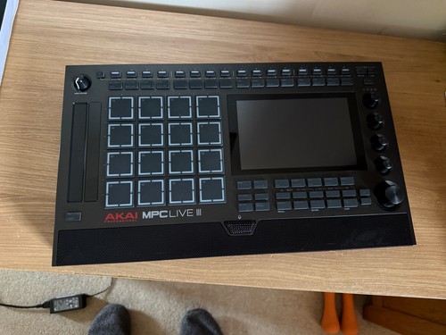 Akai professional mpc live - professional, 3