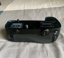 Original Nikon MB-D15 Battery Grip for D7100 / D7200