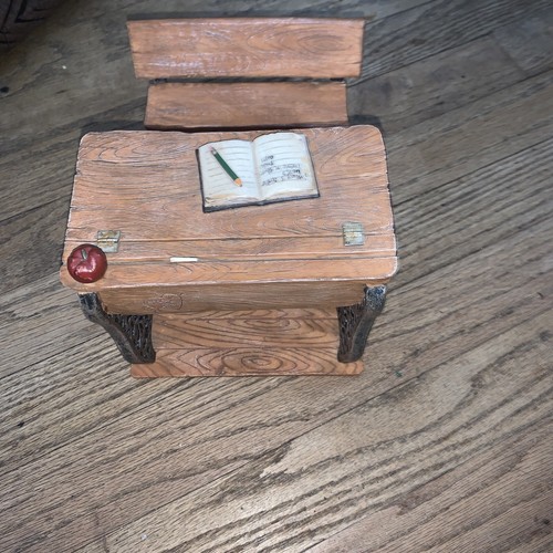 Miniature vtg school - vtg,