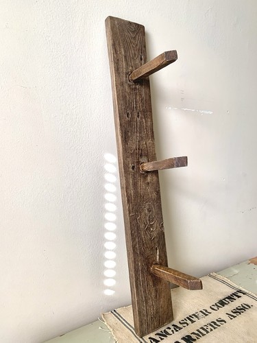 Early antique primitive - primitive, style