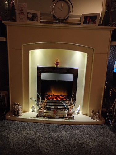 Excellent ivory fireplace - excellent,