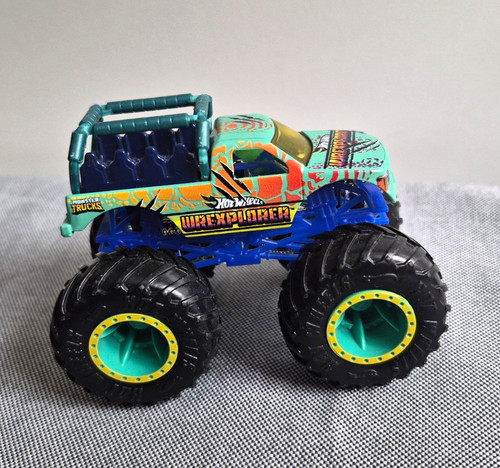 Hot wheels monster trucks - hot,