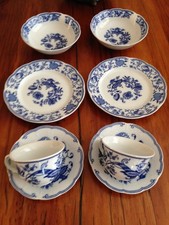THUN Czech Porcelain, Blue Onion Pattern 2 cups, saucers, bowls and plates