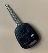 TOYOTA 3 BUTTON REMOTE CAR KEY