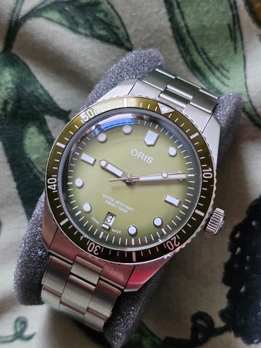 Oris divers sixty five date - sixty-five,