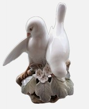 Royal Copenhagen Model 402 Pair of Doves Birds