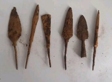 LOT OF 4 ANCIENT ROMAN IRON ARROWHEADS & 2 MEDIEVAL CROSSBOW BOLTS 200-1400 AD.