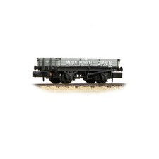 377-509 Graham Farish N Gauge 3 Plank Wagon 'Mountsorrel Granite' Grey