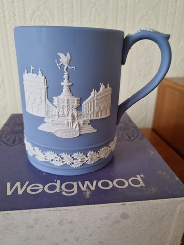 New wedgwood christmas - **,