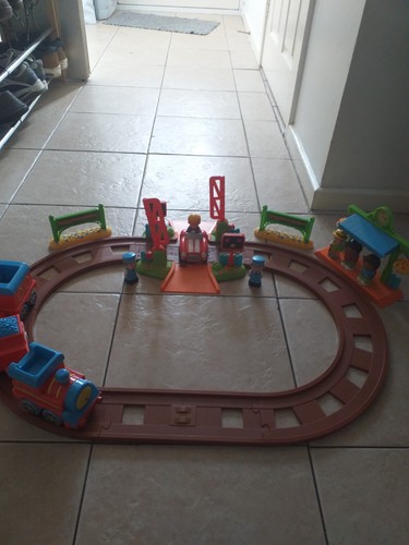 Happyland train set with track - set,