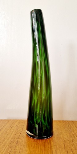 Green and black leonardo vase - black,