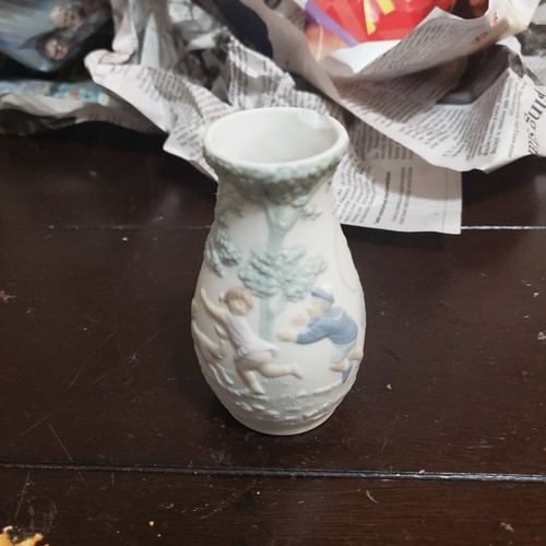 1984 lladro vase tall - 4",