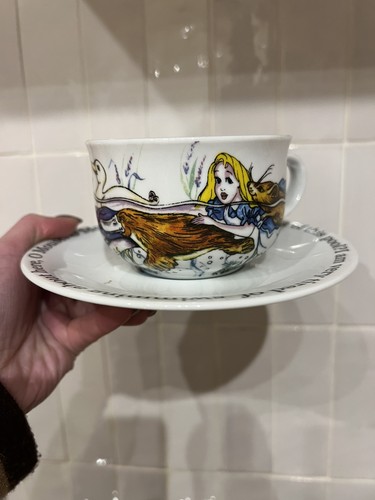 Alice wonderland café - in, wonderland’s