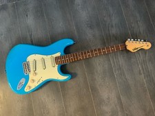 VINTAGE REISSUED V6 GUITAR