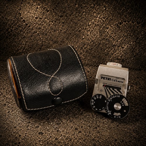 Petri light meter - meter, vintage